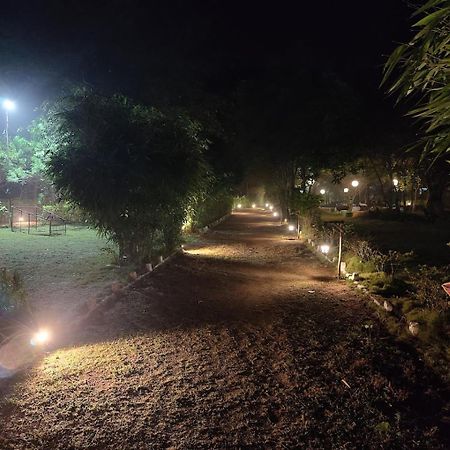 Pench Tiger Trails Resort Khawāsa エクステリア 写真