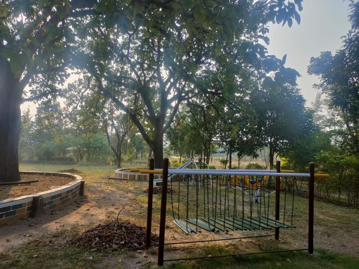 Pench Tiger Trails Resort Khawāsa エクステリア 写真